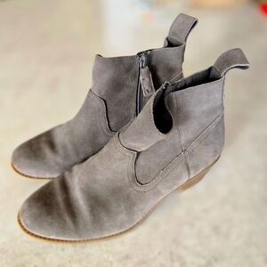 Vionic Taupe Suede Ankle Boot Zip Up Size 7.5